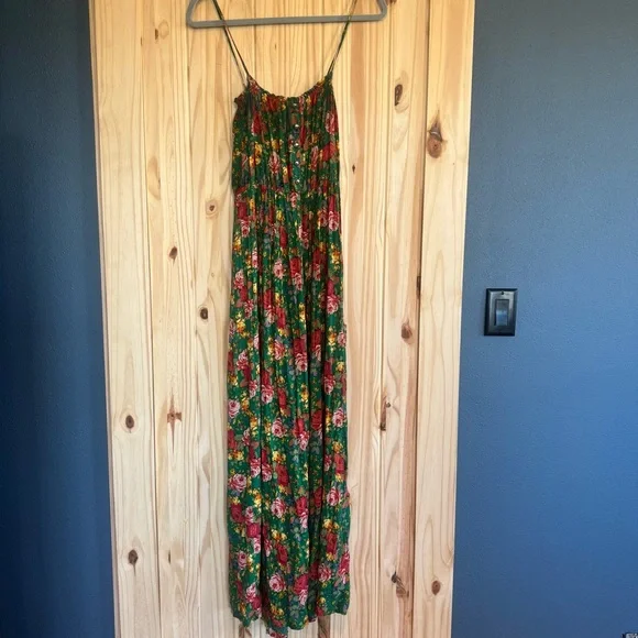 Green Floral Maxi Dress with Spaghetti Straps - Picture 11 of 12
